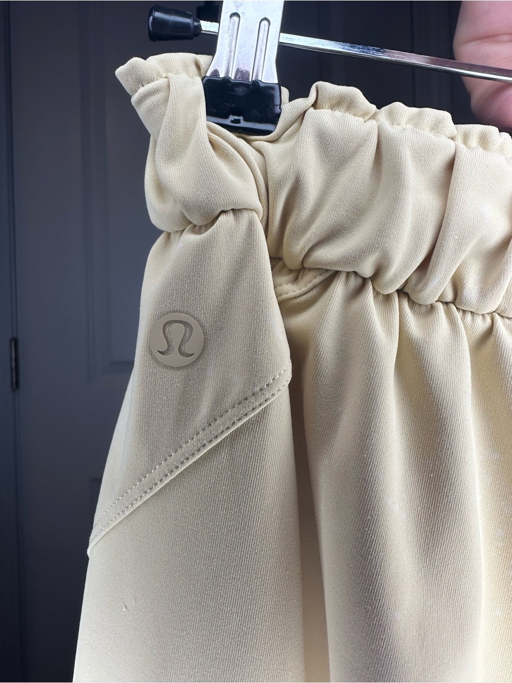 lululemon butter yellow joggers, size 6